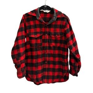 Vintage WOOLRICH Wool Buffalo Plaid Button Down Shirt Red Black Size Medium